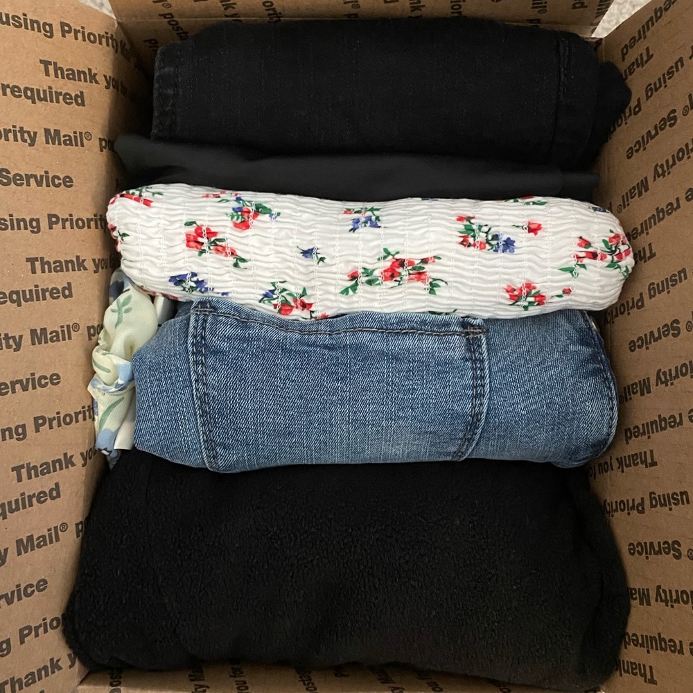 Reseller Mystery box : 8 items teen
